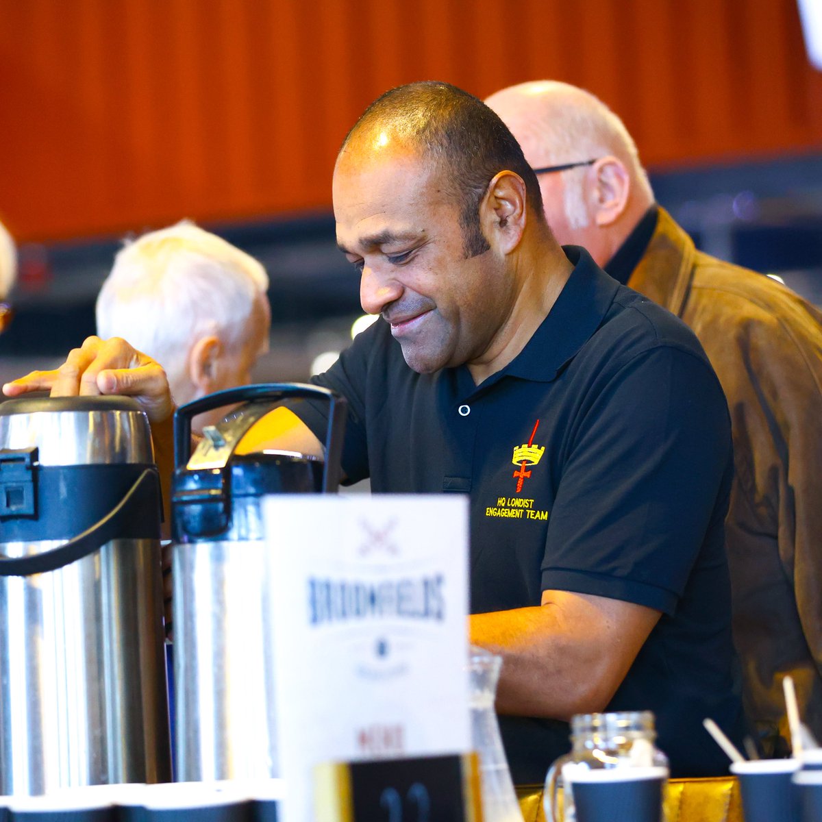 BromleyFCTrust's tweet photo. 🤝 Two monthly meet-ups for our Armed Forces Community! 🖤🤍

☕ Veterans Hub | Bromley FC
📅 Fri 30 Oct | 11am–1pm

🍻 Evening Community Meet | Crown &amp; Anchor
📅 Wed 21 Oct

Two opportunities to connect, socialise and build friendships!

#PlayingOurPart | #WeAreBromley https://t.co/kmSLlpbNvD