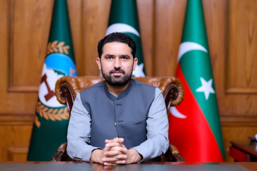 PTIofficial's tweet photo. The Chief Minister of Khyber Pakhtunkhwa Sohail Afridi and Speaker of the provincial assembly Babar Saleem Swati are still missing after they were abducted on Sunday from their official residence by the military regime of General Asim Munir. 

#AsimLaw #EndEnforcedDissapearences https://t.co/YRZ9a0nNIU