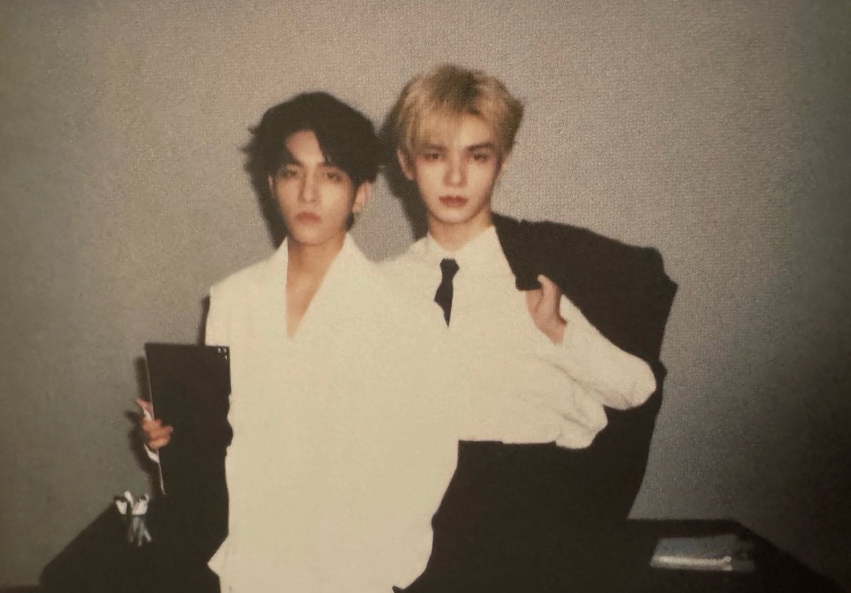 Ester_bunyi's tweet photo. pov: my uncles in 1985 https://t.co/FwETPr7w6k