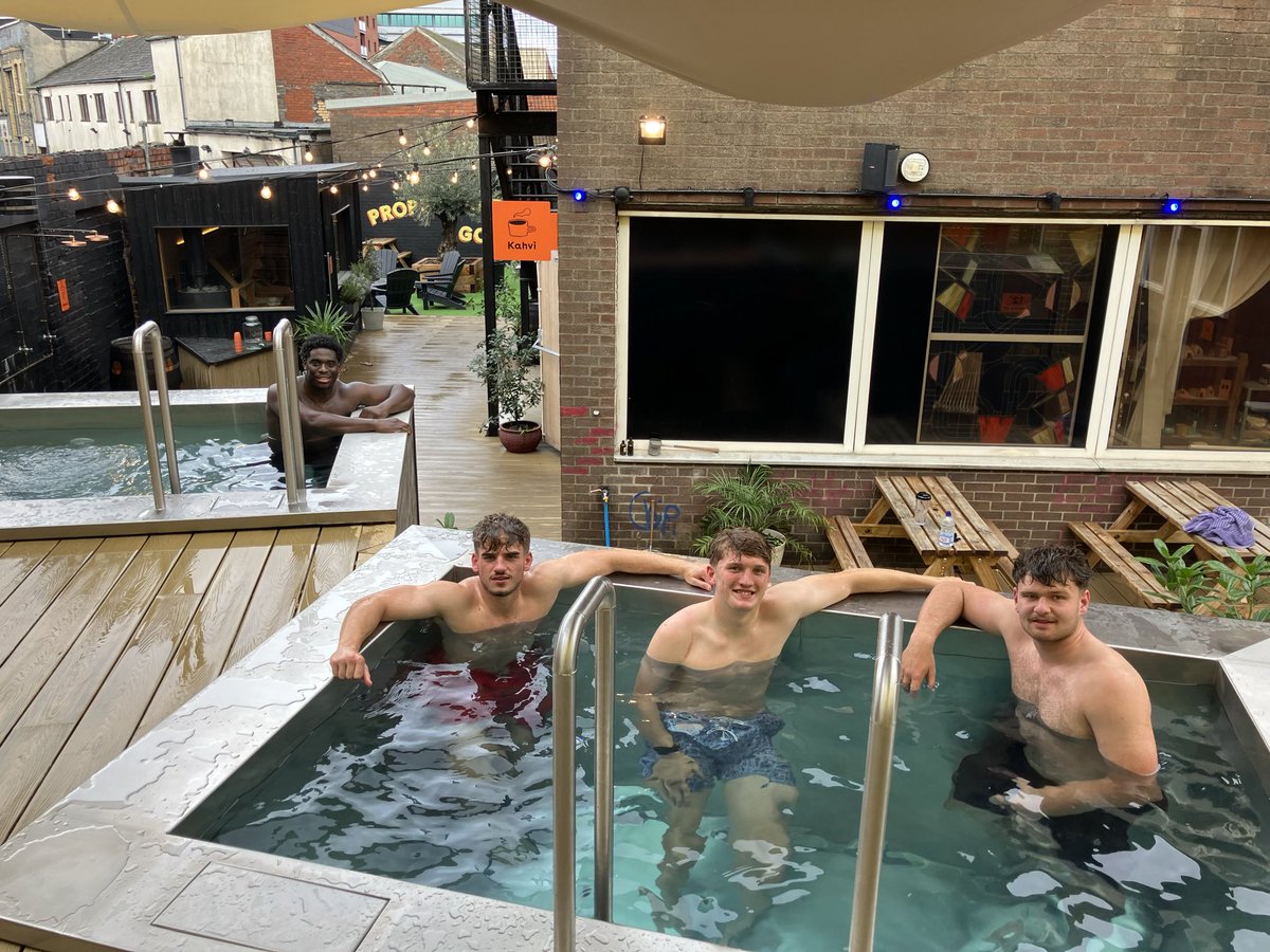 Cardiff_Pathway's tweet photo. Senior academy getting a quality start to another productive week and great recovery at Hikitalo Cardiff Sauna Village, highly recommended 👍🏉 https://t.co/CbqNG12XHA