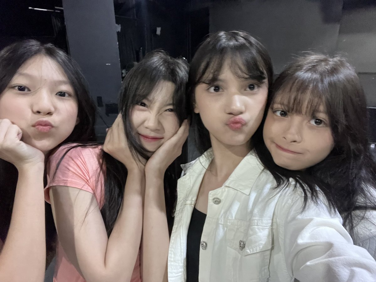 A_VirgiJKT48's tweet photo. thankyou live hari inihh ketemu di live selanjutnya yaaa https://t.co/yz0TEAGpev