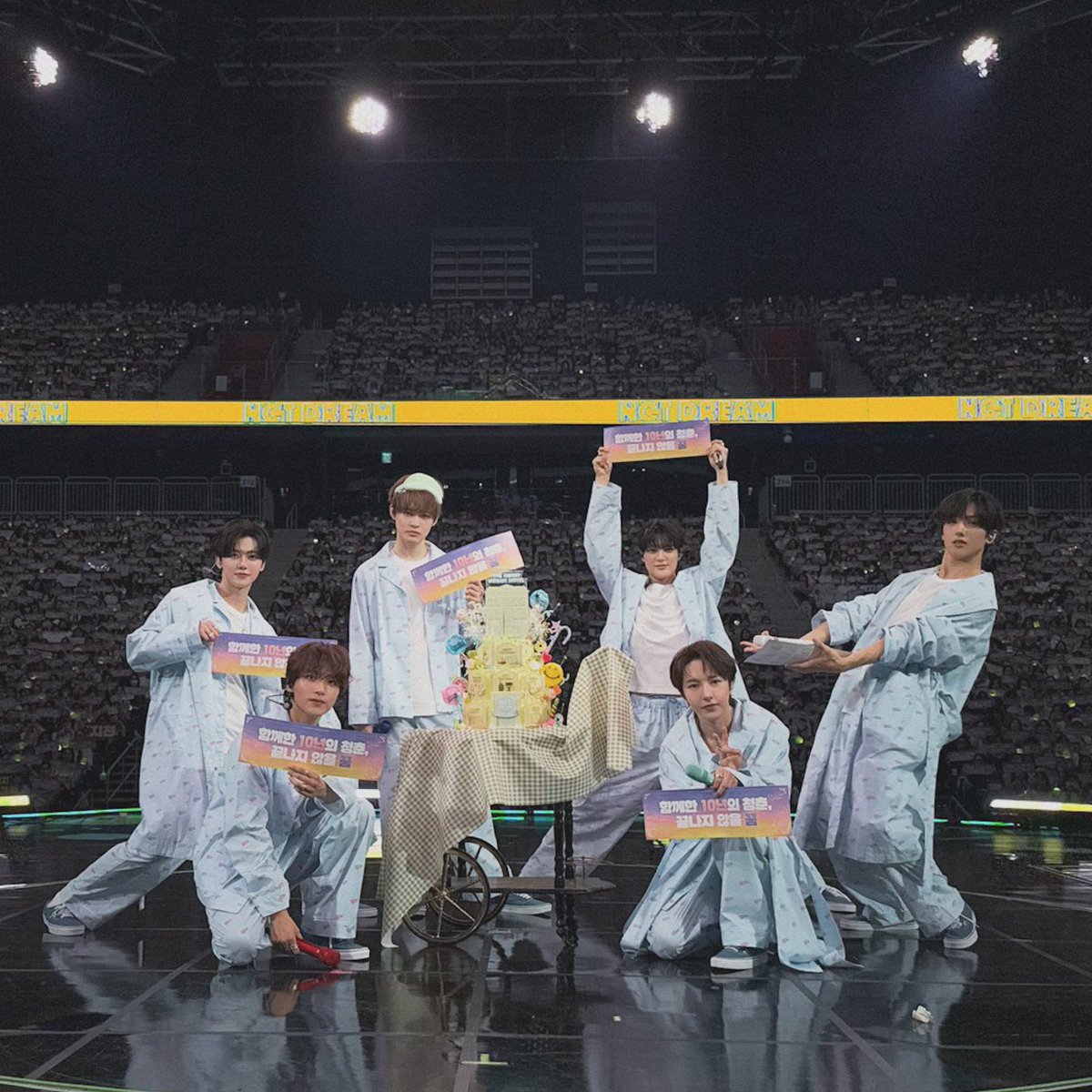 jisunqpawrk's tweet photo. #2026MAMAVOTE #NCTDREAM

       “did we make it?”                    “yes, we did!” https://t.co/rIDDVPf8Fx