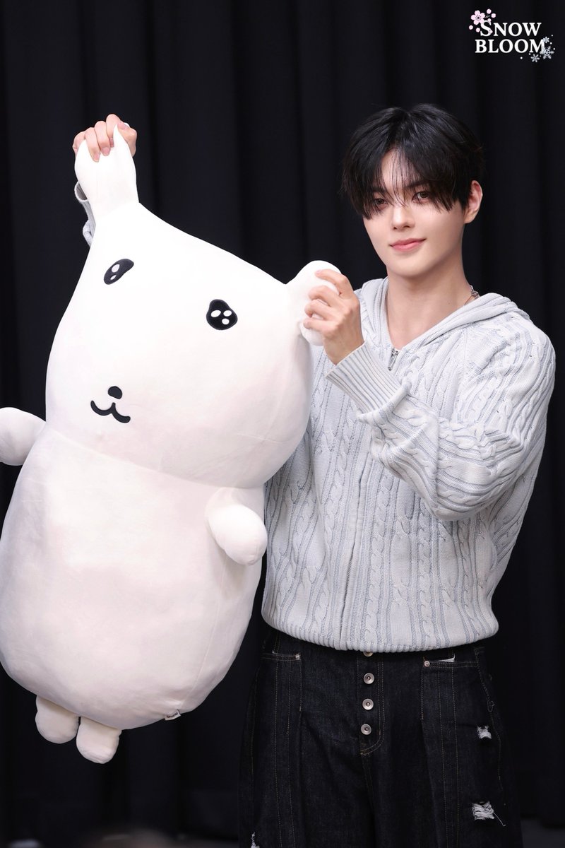 _snowbloom_'s tweet photo. 261009 스타라이크뮤직

#휘브 #whib #전이정 #LEEJEONG #イジョン https://t.co/NYURw4zQS9