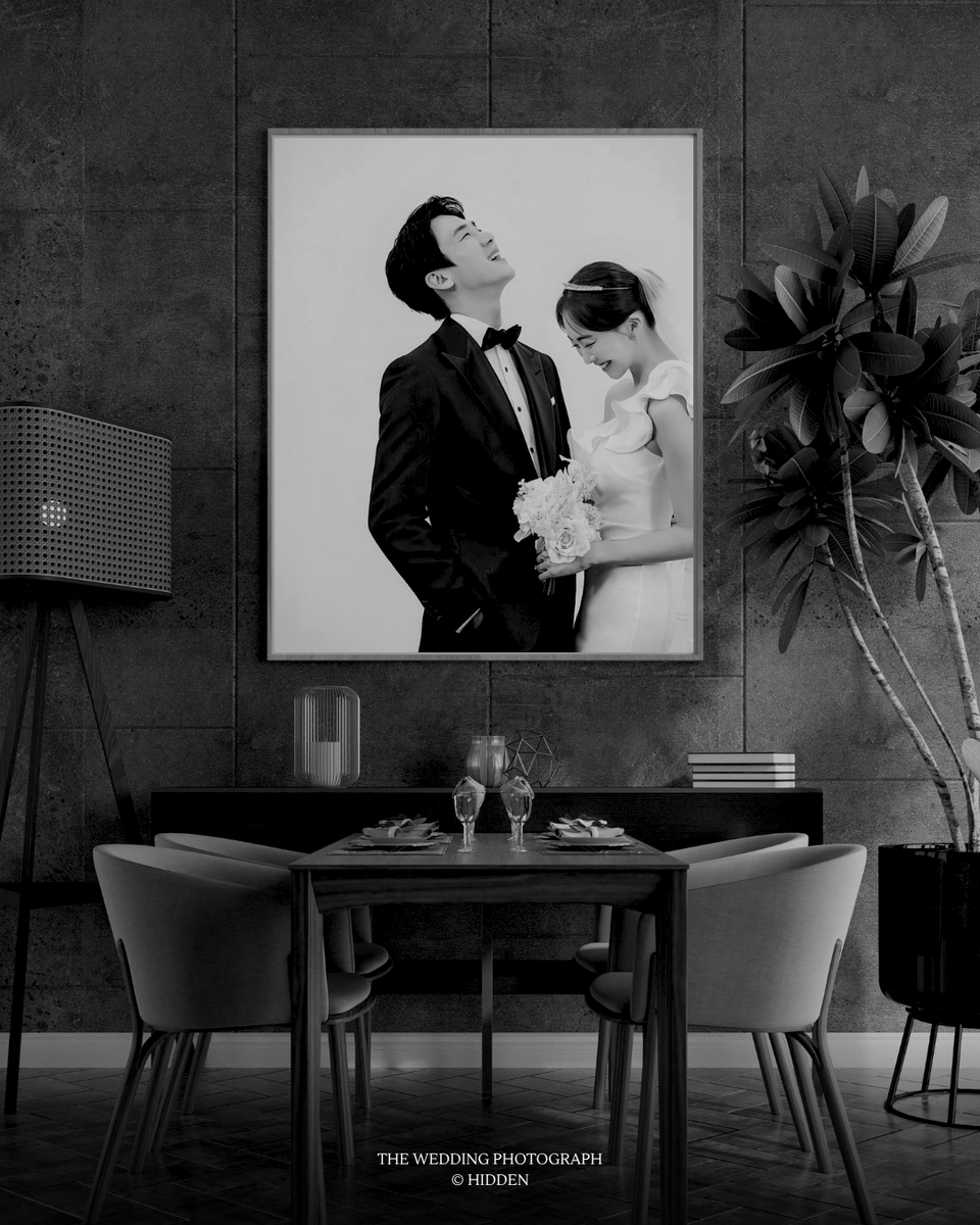 lakonkala's tweet photo. “Darimana?”

Natasya sat with her arms crossed, staring at Brian, who had just arrived home. Her gaze was cold, as though she were stripping him bare with suspicion. https://t.co/YdQl5dLxh6