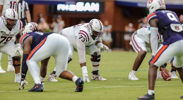 DennisCorian07's tweet photo. AGTG! After A Great Conversation with @Coach_Region I’m blessed to receive another D1 offer from Alabama A&amp;M!#Jucoproduct @CoachPruitt_DC3 @CoachLusby @AamufbR https://t.co/AMJJRoY69Q