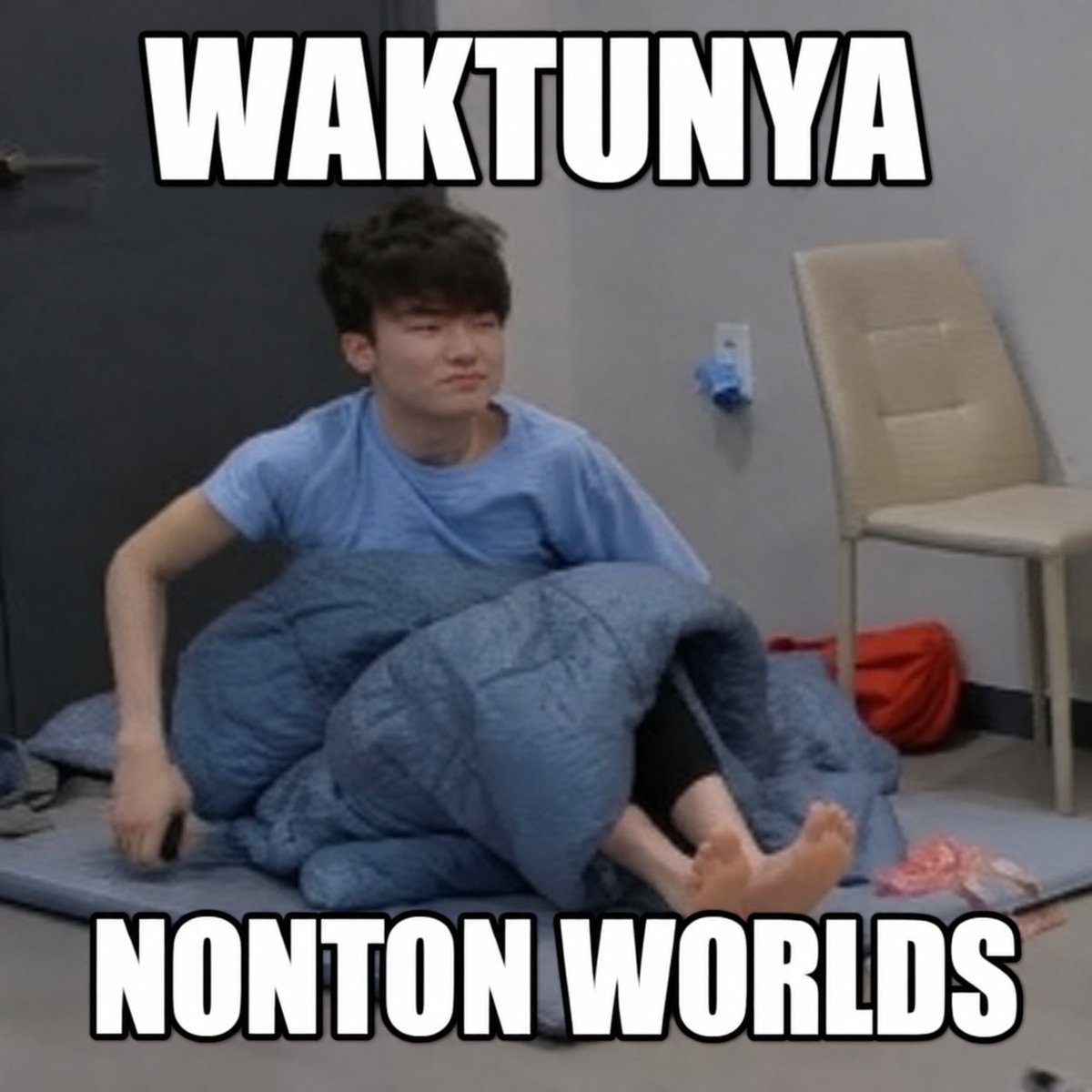 blueberly16's tweet photo. Aku di waktu shubuh dan jam 2 pagi https://t.co/NbYeQk5ycm