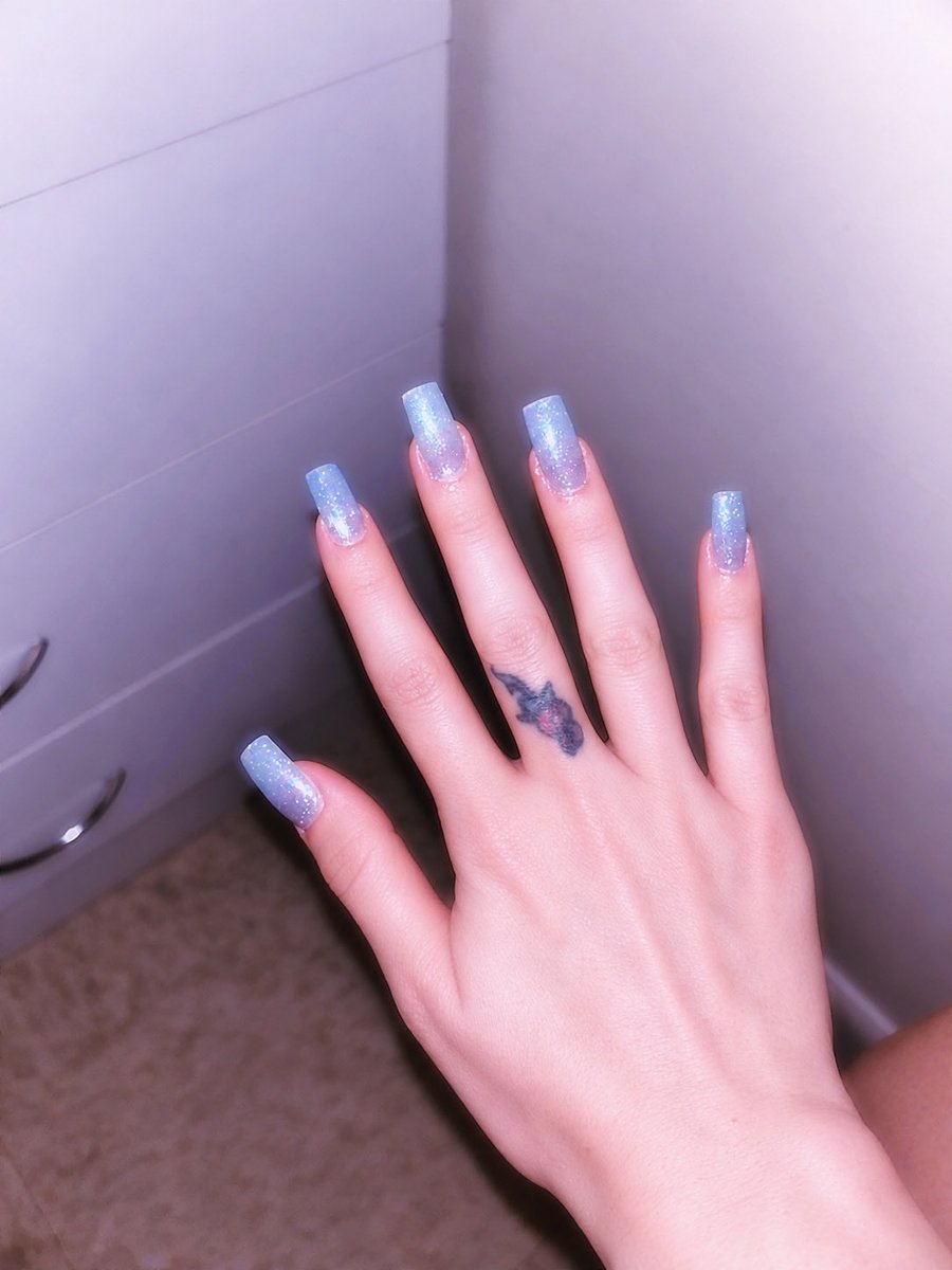 AlessaLovechild's tweet photo. nailz :'3 https://t.co/z5AxMK1imE