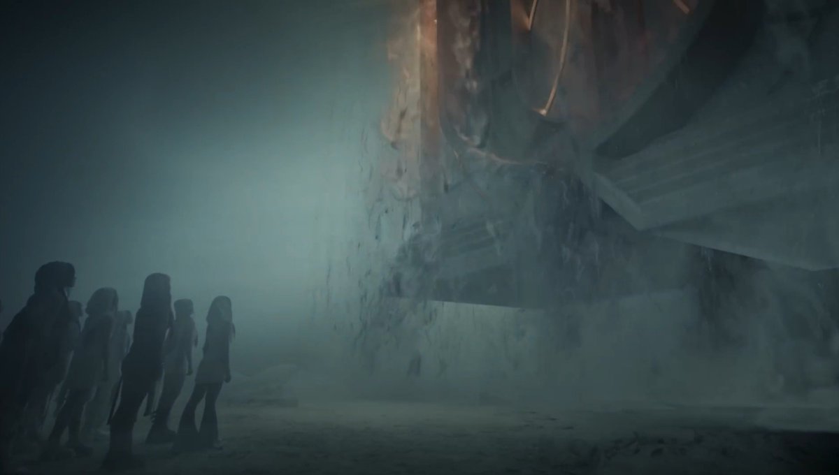 saikisawr's tweet photo. I'm just wondering... what happened to UNIS futuristic/dune concept before they debut? fnf missed ghe opportunity to create a lore for the girls music. they could've done 1 planet per comeback. they just wasted UNIVERSE IS STARTED/ U &amp; I STORY to JPOP inspired releases 😬 https://t.co/nSRkcQkeCD