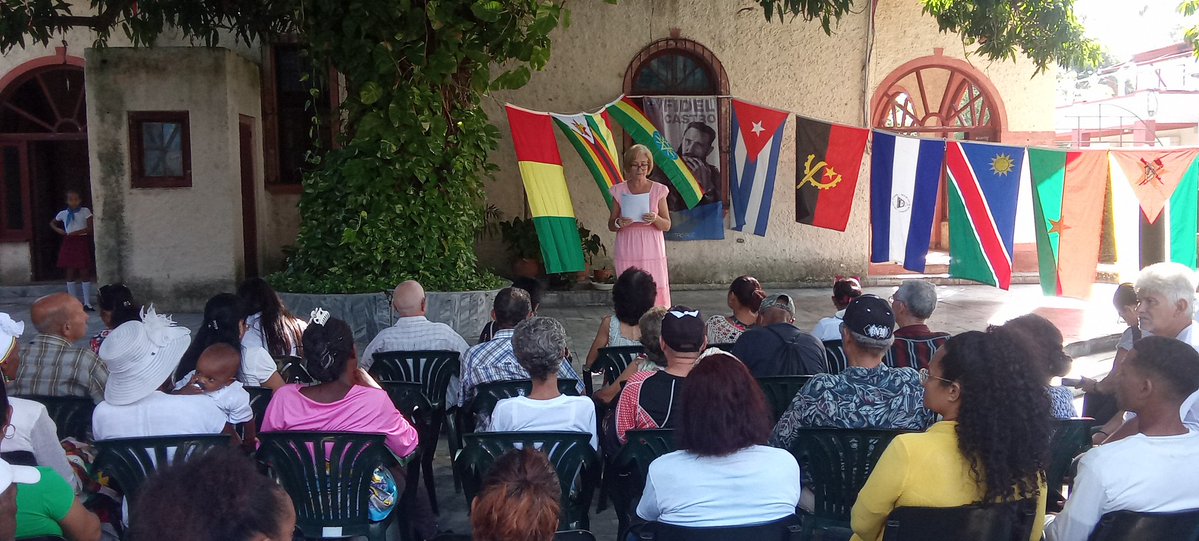 EducacionIJ's tweet photo. Hoy se celebra con mucho entusiasmo el aniversario 49 de las Escuelas Internacionalistas, privilegio de la Isla de la https://t.co/0VAOMayVjk rememoran las experiencias vividas por profesionales de la educación pinera.#ConFidelEnCadaEscuela.
@EducacionIJ .
@CubaMined . https://t.co/GyvzbwImMF