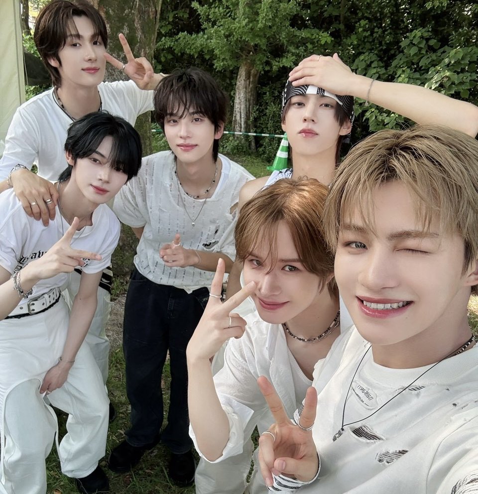 ttmin__24's tweet photo. 🎀🎀🎀

#2026MAMAVOTE 
 #TWS 

🎀🎀🎀 https://t.co/feGdJQZNtz