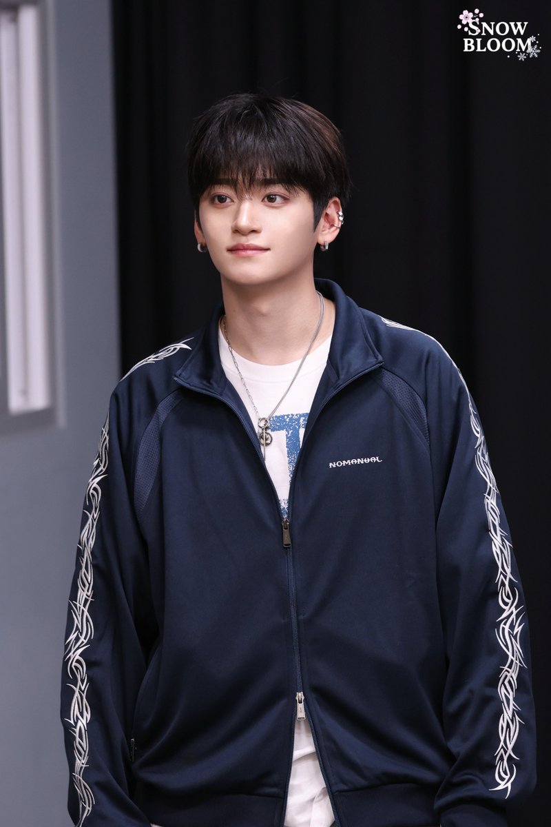 _snowbloom_'s tweet photo. 261009 스타라이크뮤직

#휘브 #whib #재하 #JAEHA #ジェハ https://t.co/nN6yRmFlsE