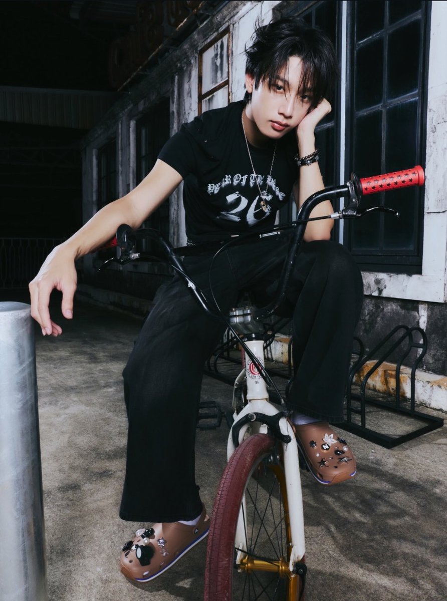 dapreepunn's tweet photo. ได้โอกาสไปสอย jibbitzเซตใหม่ ตามน้องBAหน้าใหม่มาแนะ ตามสไตล์คนเฟี้ยว✨

#BUSxCrocs
#NEXnattakit
#DoYourThing https://t.co/9cUNmUrVxS