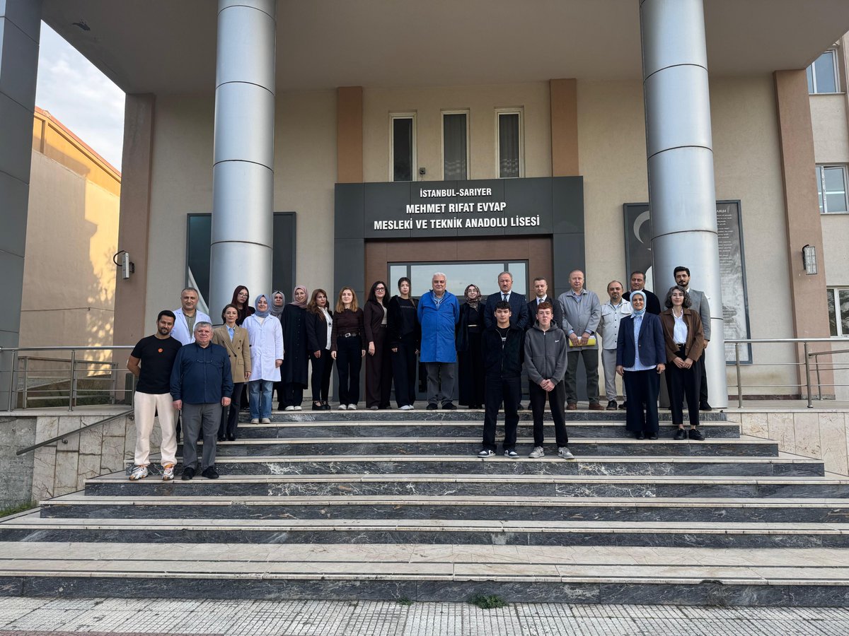 Sariyer_MEM's tweet photo. İlçe Müdürü Semih Durmuş, Mehmet Rıfat Evyap MTAL’yi ziyaret etti. 

Derslere katılarak öğrencilerle sohbet eden Müdürümüz, idareci ve öğretmenlerle projeleri değerlendirdi. 

📍 Mehmet Rıfat Evyap MTAL

@tcmeb @Yusuf__Tekin @istanbulilmem @MucahitYentur @semih_sariyrmem https://t.co/rq5fI3KayD