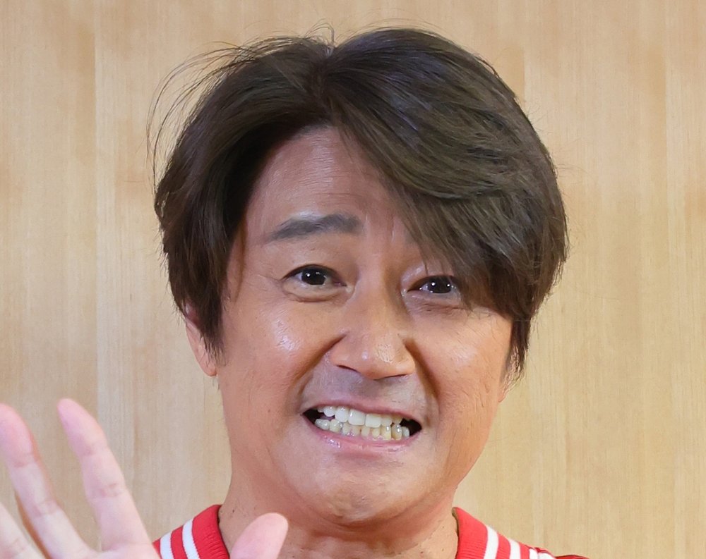 topicool_jp's tweet photo. 【トピクル】

NHKが紅白歌合戦で「昭和アイドル特集」を調整中！近藤真彦や野村義男ら80年代スターが勢ぞろいへ

名前が挙がるのは2人のほか、中森明菜さん、岩崎良美さん、松本伊代さん、野口五郎さんら。スター共演への期待が高まります

▼記事はこちら▼
🔗https://t.co/550p8pMEAr

＃紅白歌合戦 https://t.co/rvpRllL0BY