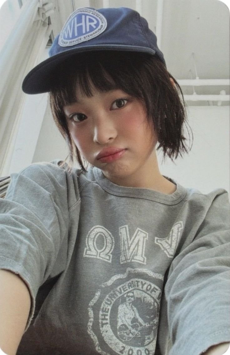 sundaeruby13's tweet photo. องศาการเอียงคอเท่ากันหมด ชีเป๊ะ https://t.co/LhIErG1xlT