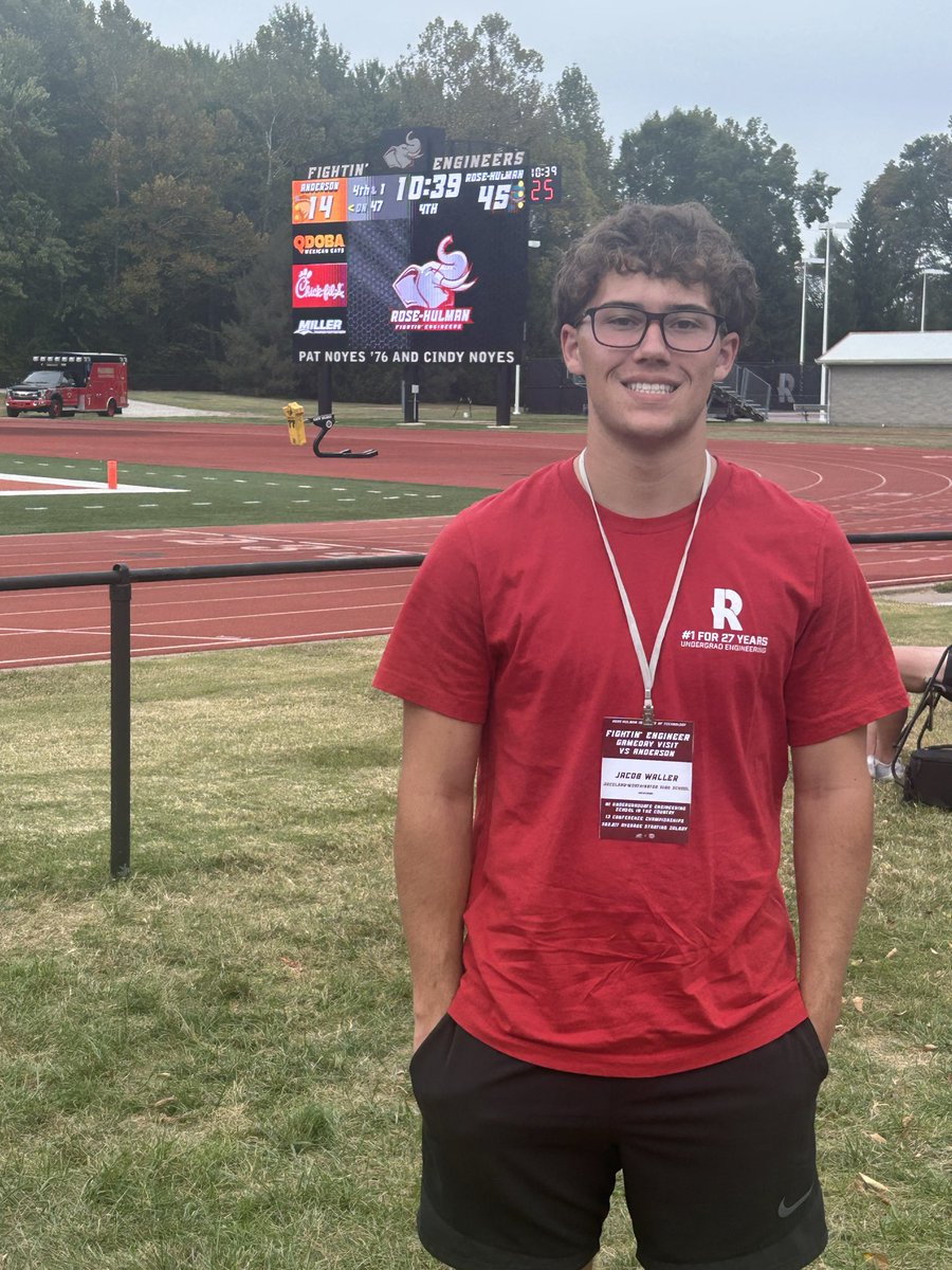 jake10waller's tweet photo. Great gameday visit @RoseHulmanFB 🏈 Thank you @CoachMas_35 @CoachSkibba @CoachMeachRHIT
#WeWork
@racelandramsfb @ramnation45 @TylerKratz5 https://t.co/fF1ryUTyIn