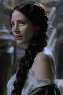deareviegora's tweet photo. nothing hits harder than a beautiful woman with super long hair in a gothic movie. literally the cherry on top https://t.co/yGY7JliUNk