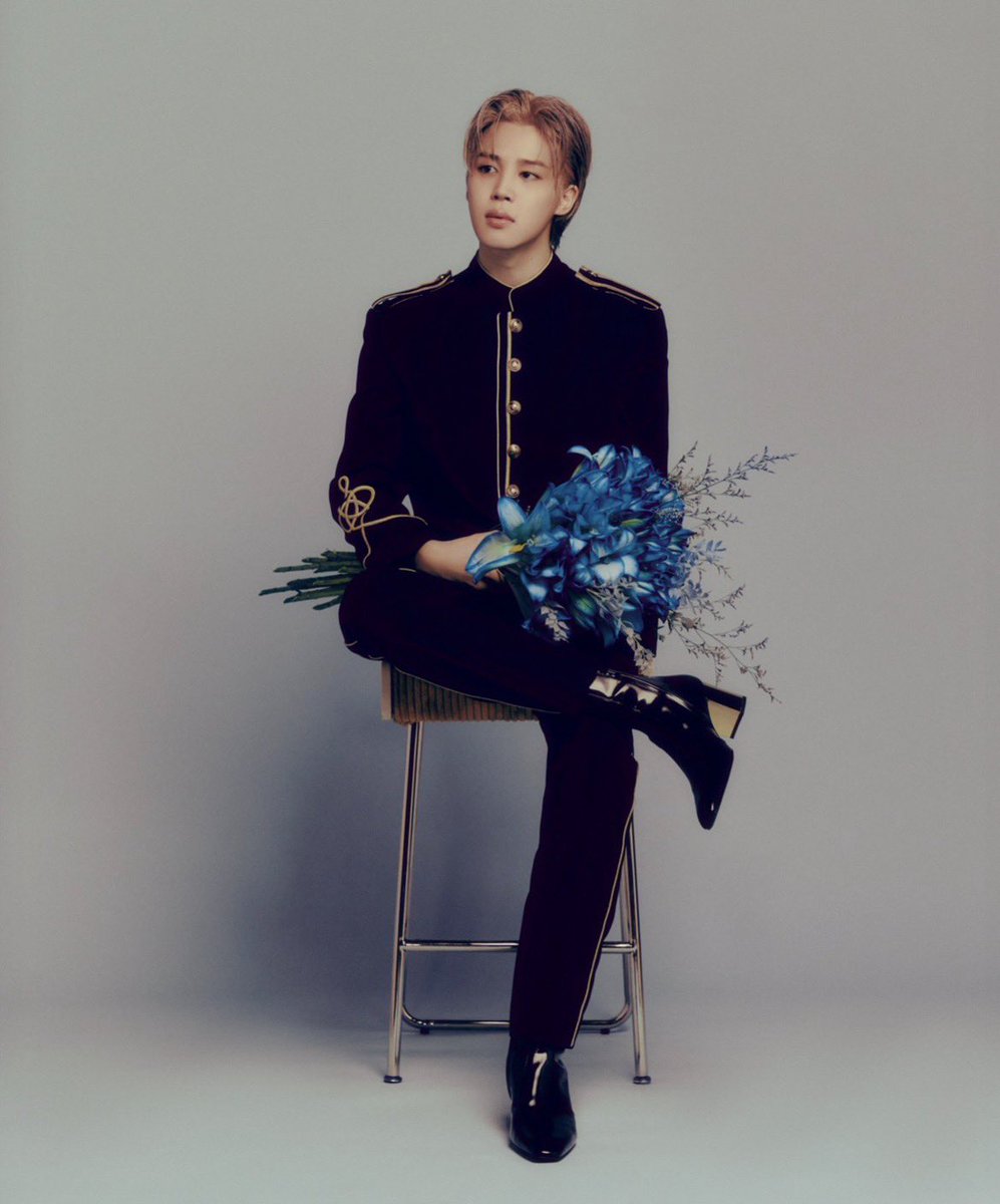 arirangliz's tweet photo. Happy birthday to our best friend who never wants us to be sick, cold, or alone. A chameleon of an artist who can flawlessly deliver unhinged boyfriend vibes and royal flower prince all at once. The world is warmer and kinder because you are in it, Park Jimin. 💜 https://t.co/SF7LbBdsNU