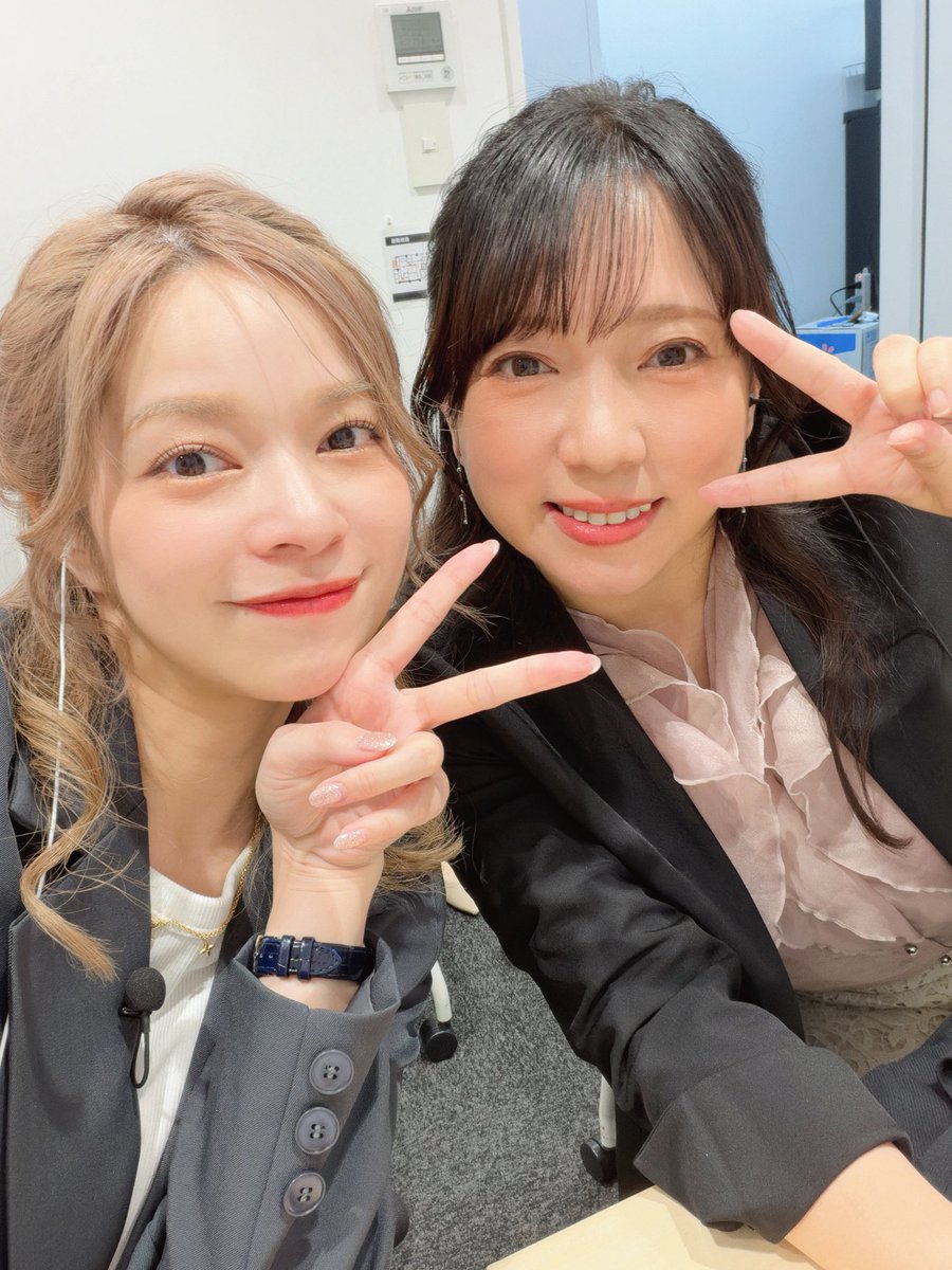 ha_k3's tweet photo. 10/12(月) Mリーグ

第１試合トップは、
チーム雷電⚡️💛
瀬戸熊直樹選手！

アガリ３回、放銃０回で守り抜いたトップ！好調な瀬戸熊選手はこれで今季４トップ目！色々な先輩に憧れて、、とインタビューも楽しませてくれました！！

第２試合トップは、
KONAMI麻雀格闘倶楽部🐉❤️‍🔥
佐々木寿人選手！

今日は格闘倶楽部にとって特別な１日。
そんな日の魔王の連闘は2着1着！
親番で七対子ドラドラのリーチ。
ラス牌9pツモの6000オールは前原総帥を彷彿とさせるアガリでした！

おふたりともトップおめでとうございます！
Mリーグはまた明日！

わたしは今週木曜日リポーターです🎤
明日も楽しみましょう！
#Mリーグ 

このあとはその研ちゃんねるにおじゃましまーす！！！