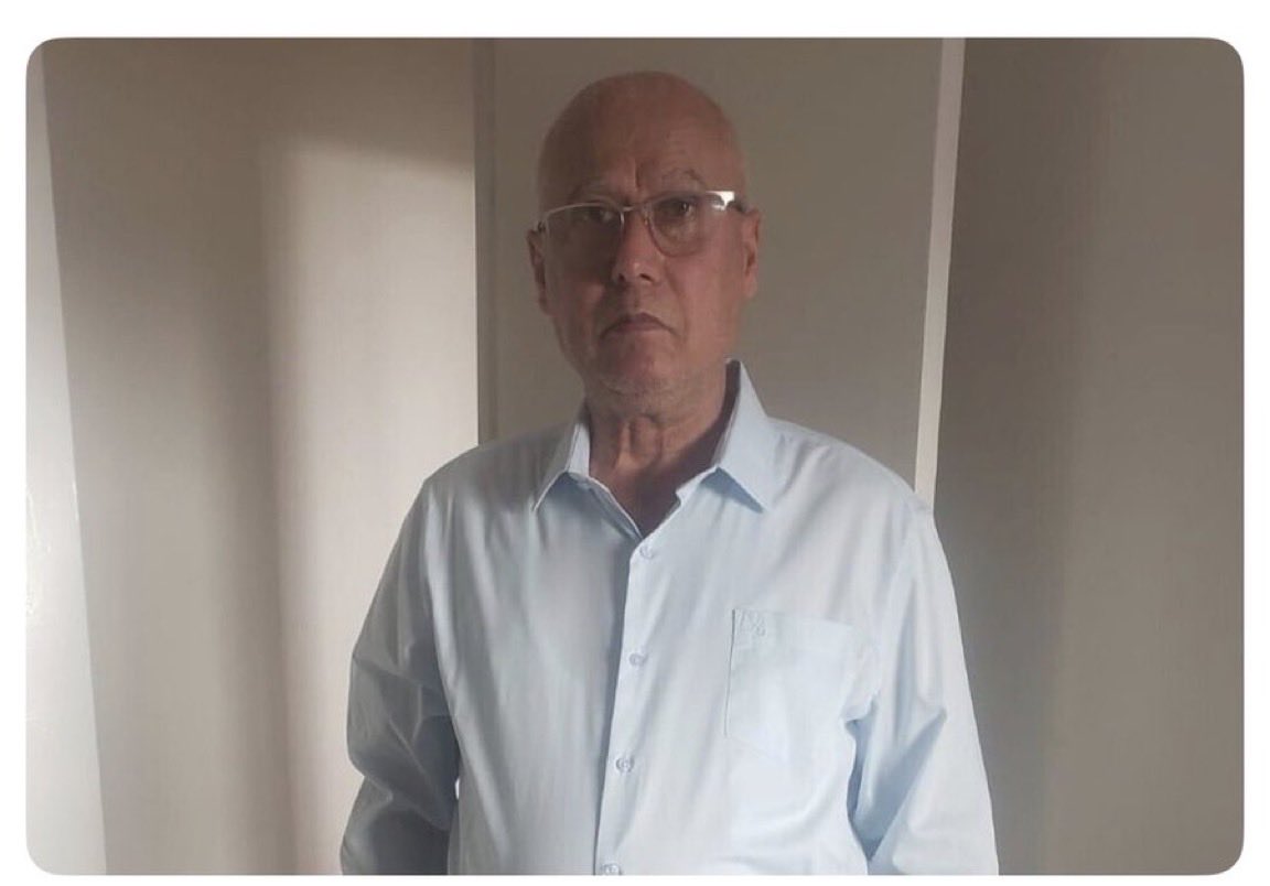 PsyGuy007's tweet photo. 🚨 🇫🇷 ALERTE INFO : Il s’appelle Mehmet, 63 ANS, retraité depuis UN AN après une vie d’ouvrier chez Eiffage. 

Il habitait le quartier de la place de la Chapelle, dans le 18e arrondissement de Paris, depuis 28 ANS avec sa famille. 

Jeudi matin, il est sorti simplement acheter son PAIN. Il a été AGRESSÉ EN PLEINE RUE. 

Transporté à l’hôpital dans un état CRITIQUE et placé en COMA ARTIFICIEL, il est M0RT de ses blessures ce week-end.

Même un habitant de longue date, arrivé il y a des décennies pour travailler et vivre en paix, se fait AGRESSER et TUER en allant chercher son pain dans un quartier livré aux TRAFICS, à la VIOLENCE et à l’ENSAUVAGEMENT. 

On n’ose plus le dire : ces territoires ne sont PLUS LES NÔTRES.

(Source : LeParisien)