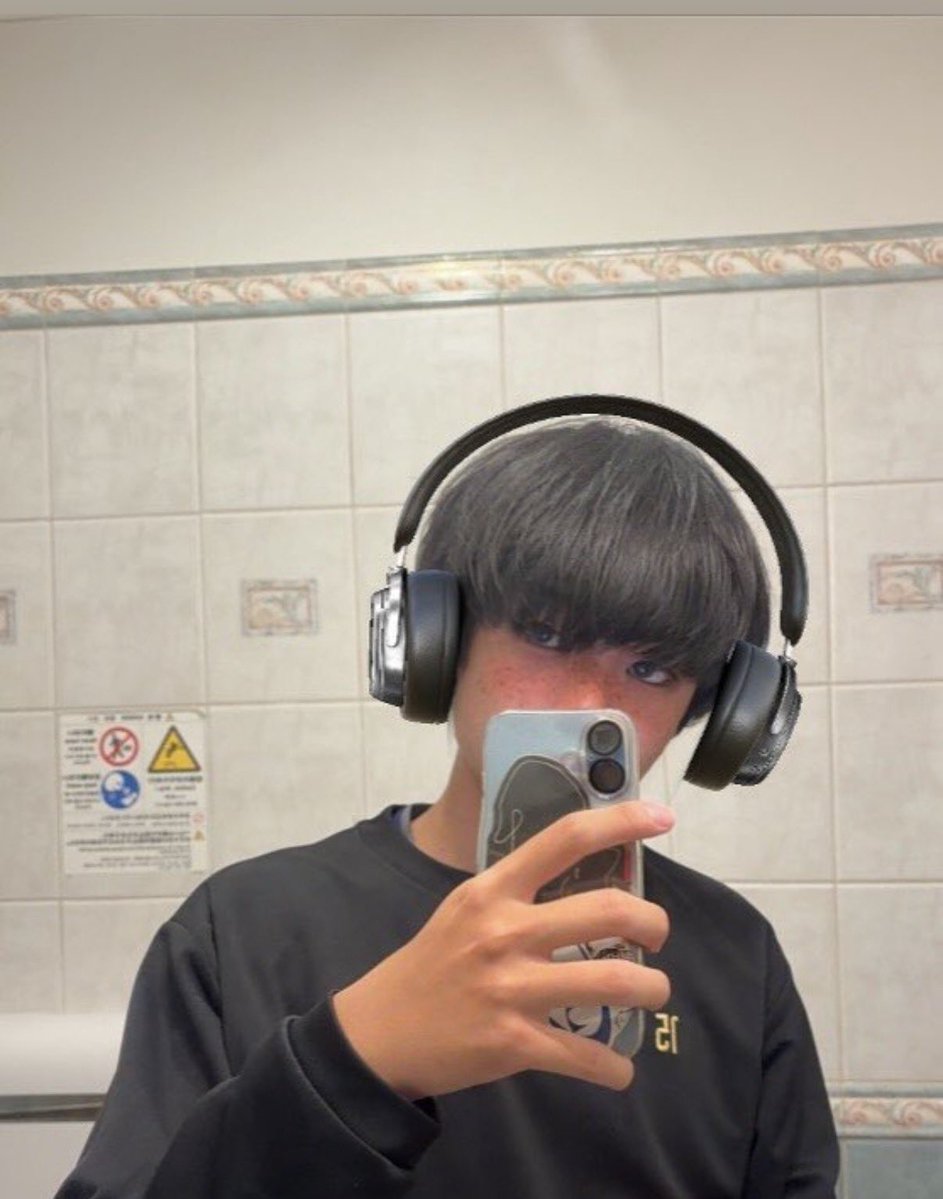 raidayou's tweet photo. はなそー
#中学生 #ばい #中3 https://t.co/3iTAy6nnus