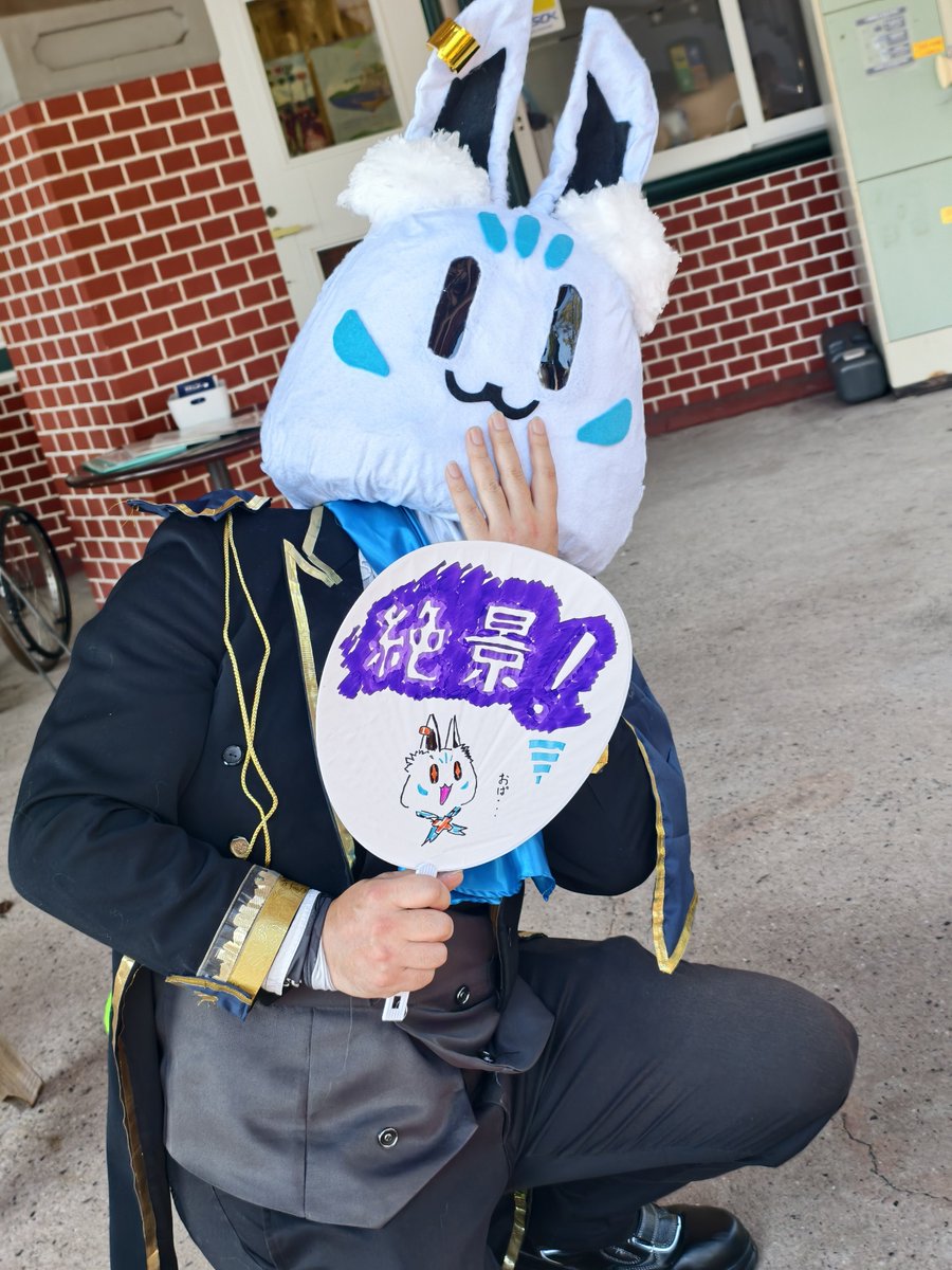 pgatjdwm1's tweet photo. すこん部のコスプレイヤーの方がたまたま入場列の真後ろに並んでいたので入場直後に撮影させてもらいました！！！めちゃくちゃクオリティ高くてすこ
更にはお菓子までいただけて感無量です
コスプレイヤー様→@perpulins2 https://t.co/Mi1qJDAzBj