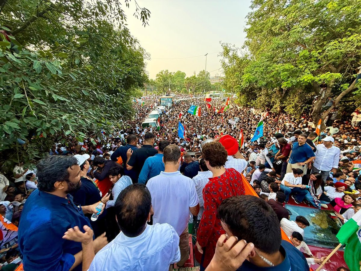 kcvenugopalmp's tweet photo. Lakhs and lakhs and lakhs of patriotic citizens joined our Chalo Dilli March.

This is the people's power, Modi ji. They are on the streets, with only one message -

VOTE CHOR, GADDI CHHOD!

We will not rest until you are unseated. https://t.co/hKDSvBWLkw