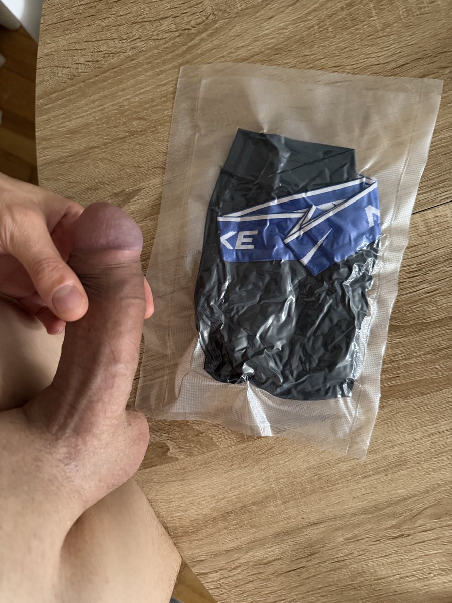 la_belle_queue's tweet photo. Encore un kiffeur qui avait besoin de sa dose ! 💦
Toutes les personnalisations sont envoyées sous vide pour garder la fraîcheur du jus et l’odeur de teub 😈
Viens en DM pour avoir le tien 🥵
#gay #maqueue #frenchiescocks #jerkingoff #gayporn #porn #fitboy #horny #kiffeur https://t.co/OMpgIdLc0B
