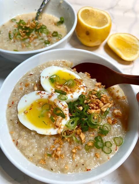 Coquelicottiiee's tweet photo. LUGAW vs CHAMPORADO

sino ba talaga mas masarap kainin sa umaga? https://t.co/SDD3MB8jZD