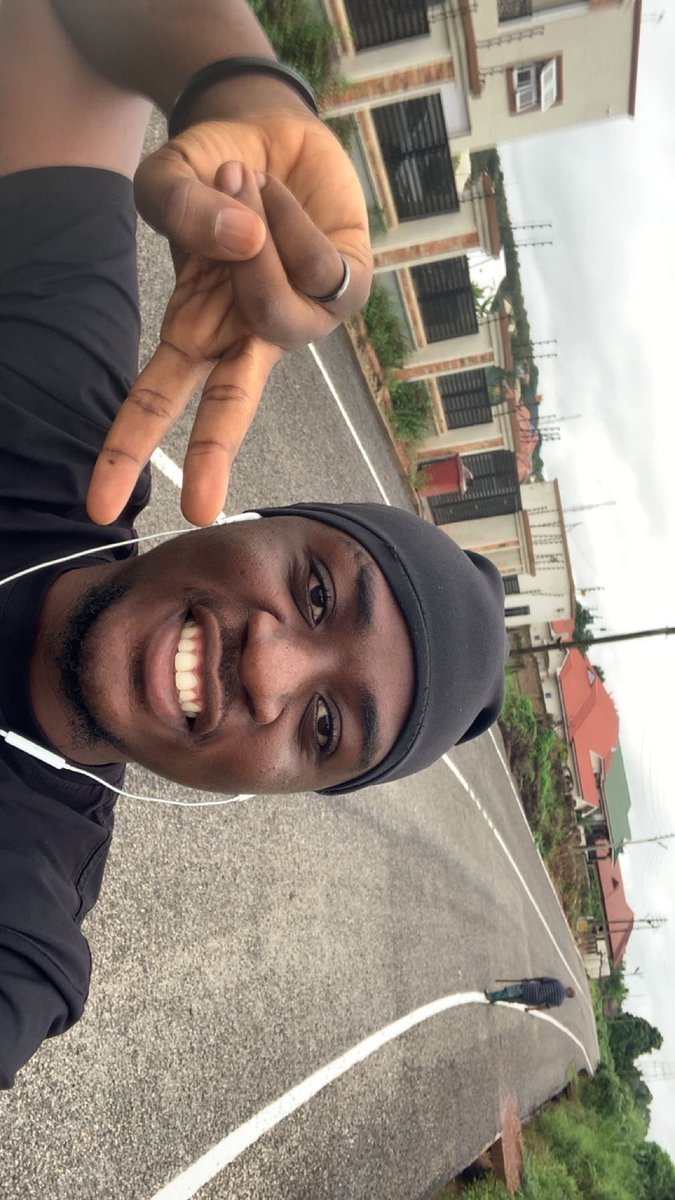 sexyprogrammer's tweet photo. kwaku the traveler😔 https://t.co/FCHNyp5ciu