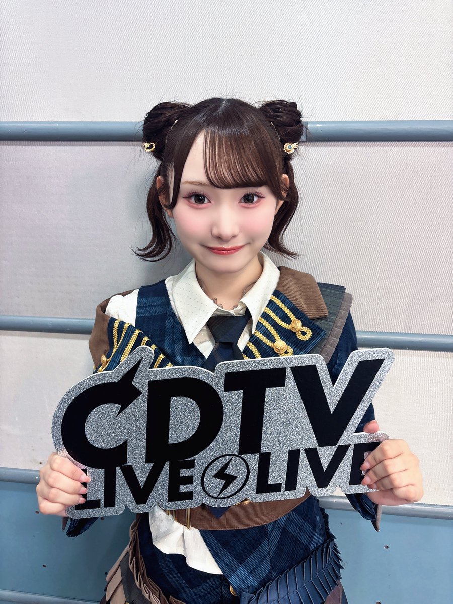 yamano_arisu's tweet photo. #CDTVライブライブ にて
11/25(水)発売の6thシングル表題曲

 『ロックスター様』 ​
初披露させていただきました❤️‍🔥🎶
ご覧いただき、実況ポストもたくさん
ありがとうございました🥺🙏🏻

24時から先行配信がスタートしますっ！！ぜひ、たくさん聴いてください😉🫶🏻
#ロックスター様
#ニアジョイ https://t.co/QfNjgwCkyC