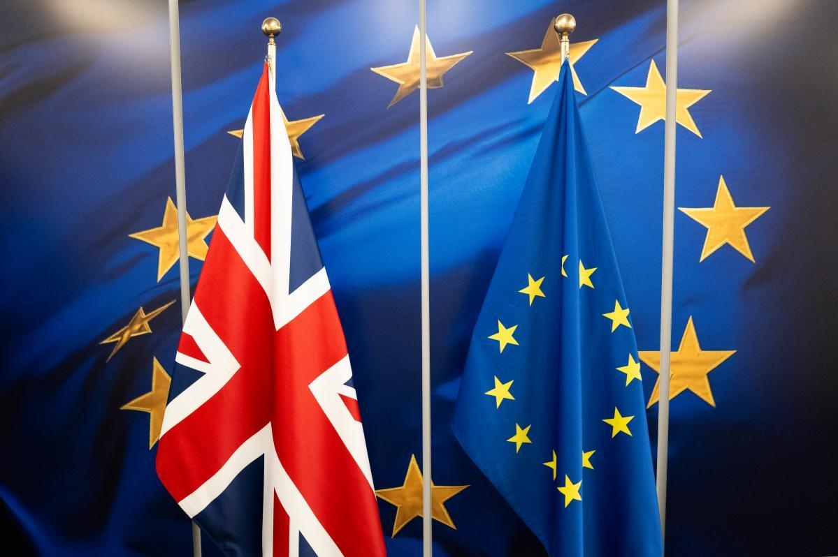 Pinhopau's tweet photo. On 20/11, President @vonderleyen and @eucopresident will welcome PM @andyburnham for the 2nd EU-UK Summit.

The leaders will continue strengthening our strategic partnership and discuss security, defence, energy, agrifood, climate, migration and people-to-people contacts.

🇪🇺🤝🇬🇧 https://t.co/YIqgGT5Ppg