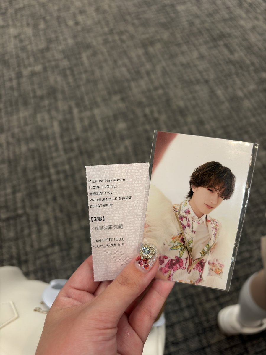 Milk_zu1223's tweet photo. ♡ M!LK ｢LOVE ENG!NE｣ 特典会 山中柔太郎2SHOT ツーショ 2026.10.11 3部 ♡

リリイベぶりの柔太朗流石に近いしイケメンすぎたし目合わせて微笑んで挨拶してくれて撮り終わってからもお手振りしてバイバイしてくれて好き♥️
会える予定ください🙇‍♀️シャカレボ行きたい🥹
#山中柔太朗 https://t.co/xw5qy94JMB