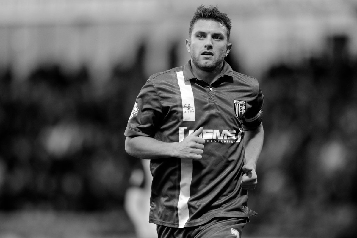 TheGillsFC's tweet photo. The Football Club is absolutely devastated to announce the death of former Gills Captain, Doug Loft. 

Doug died suddenly following a medical emergency over the weekend. He was 39.

Our thoughts and condolences are with Doug's wife Laura, their children Freya and Amelie, along with his friends and family at this very difficult time.