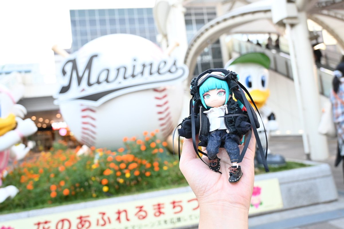 ZEKE_mikumiku's tweet photo. #深夜のねんどろ撮影60分一本勝負
10/12【すぽーつ】既出
幕張前の野球ボールオブジェクト！ https://t.co/ewblOIUHmH
