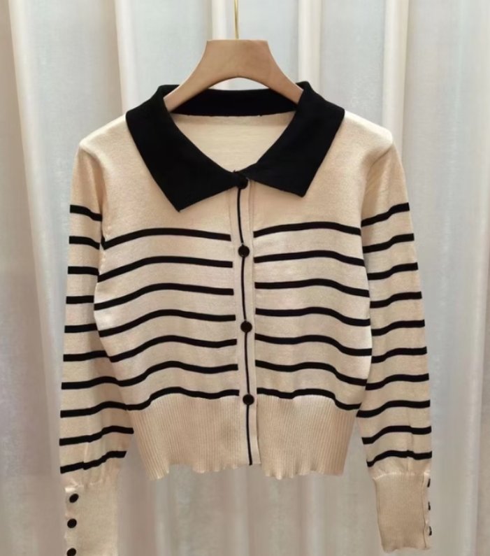 milashazure's tweet photo. WTS kemeja wispie 

1. Ukuran M 70k nett
2. Ukuran L 70k nett
3. Cardi salur 55k nett

tiga tiganya like new yaa. baru dipake 1-3x pemakaian pribadii 

#preloved #wts #zonauang https://t.co/U8pygJ5OYQ
