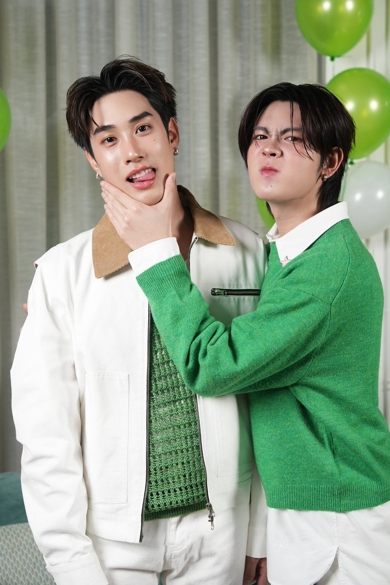 Toonshim's tweet photo. พี่คนสวยกับหมาเด็กป่ะคะเนี่ย 🌈✨ พี่คนสวยดูหมั่นเขี้ยวมากเลยนะคะ 555

#TleFirstone #เติ้ลเฟิร์สวัน https://t.co/AOzpx4ZOp9