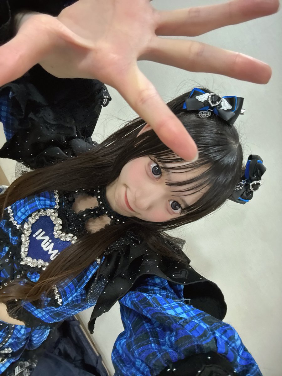 iMiN__nemu's tweet photo. ｢爆音祭｣ありがとうございました!!!!!
みんなのバカデカボイスが聞けて最っ高にうれしかったです!!!!おっきなコールiMiN!に届けてくれてありがとうｰ!!!!

今日はMEGAFONさんのライブを見学させていただいてもっともっと頑張りたいって気持ちになれたし、MEGAFONさんがファンの方とライブを楽しんでる姿がきらっきらで私たちもみんなのこともっと楽しませたい!!!!!って気持ちになりました!!!!!
本当に勉強になることばかりです(   ߹ㅁ߹)

iMiN!これからも全力で進んでいきます!!!!!
今日も会いに来てくれて、iMiN!と最高なライブ作ってくれてありがとうございました!!!!!
次は10/15「MiON！」です!!🔥🔥🔥
初iON!さんとのツーマンとっても楽しみです𖤐 ̖́-
私たちと最高な時間過ごしましょう⏱ ̖́-

たくさんねてねｰ!!!!おやすみ🐑💤