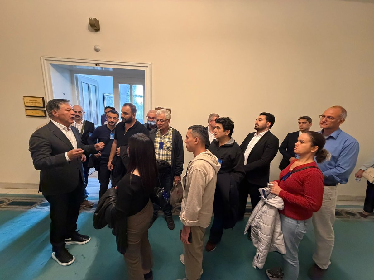 muratemir_dr's tweet photo. Gazi Meclis’imizde, Cumhuriyet tarihinin en büyük finansal soygunlarından birinin mağdurlarını, birikimleri buharlaşan vatandaşlarımızı ağırladık.

Yatırımcının hakkını, Saray'ın takdirine ve soyguncunun insafına bırakmayacağız. https://t.co/CuXF6izoXD
