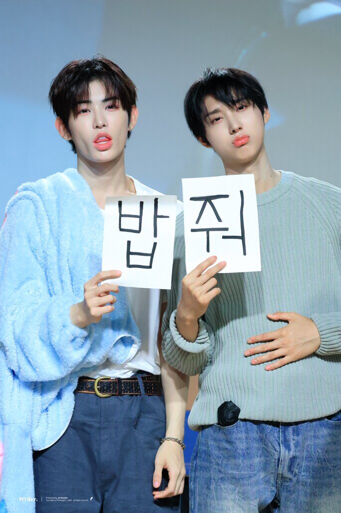 gunnygunny1234's tweet photo. 이따위표정어떻게지은거임 밥먹어라그냥 https://t.co/dZWvOxCkdd