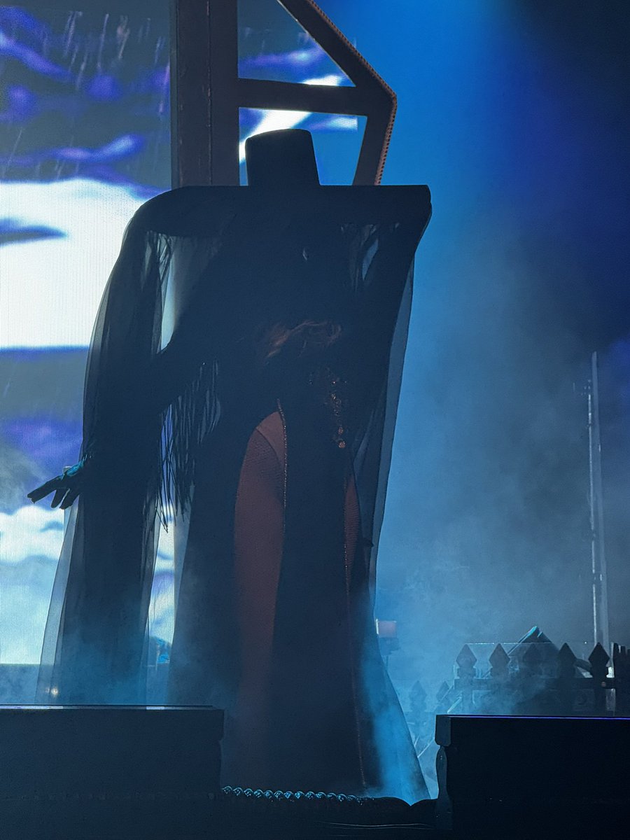 umbra_sins's tweet photo. Mother is beautiful #inthismoment #tasteofchaos https://t.co/qeKKknisRy
