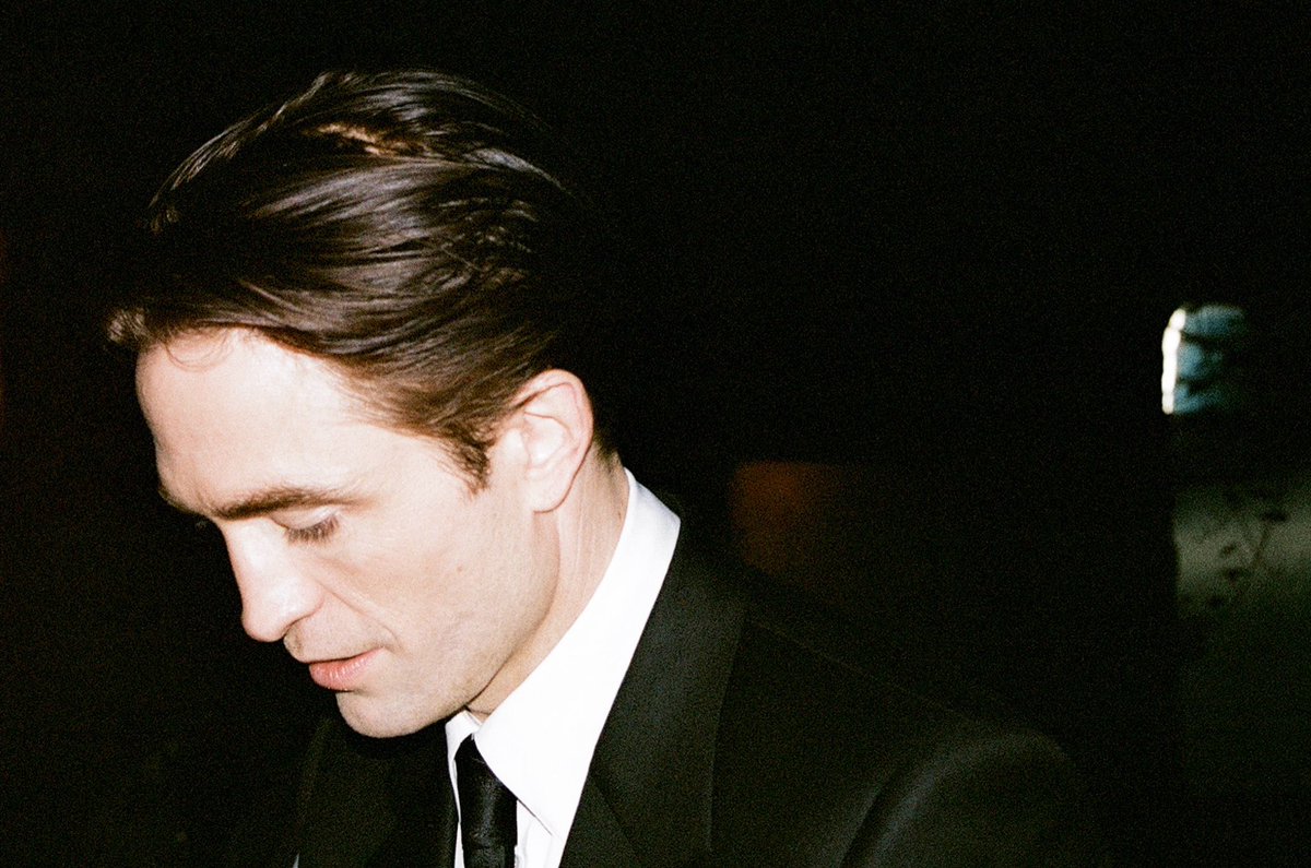 melody_91_'s tweet photo. robert pattinson on 35mm at london film festival ‘26
📸 isabellarossiter https://t.co/x1lEZeGdYB