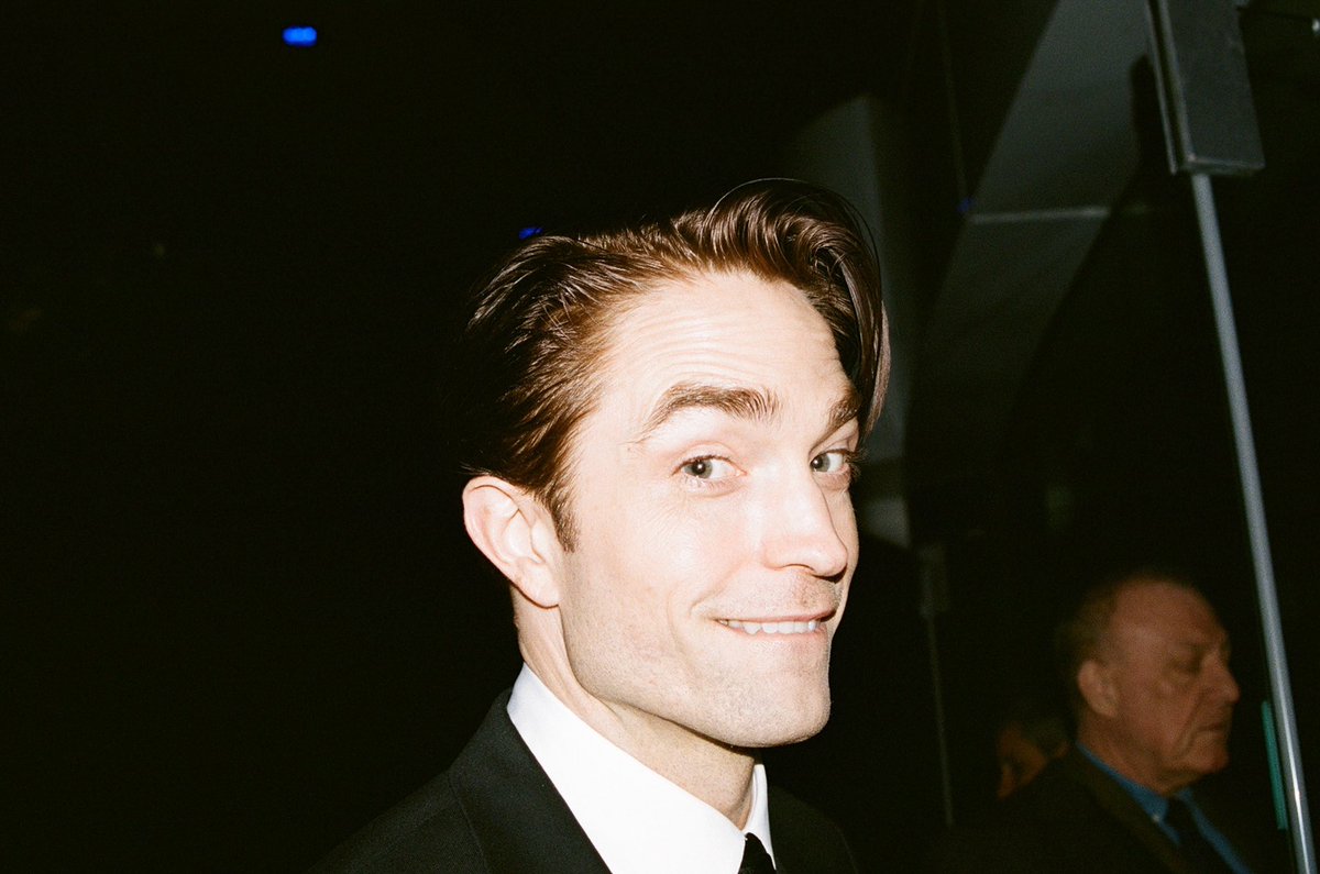 melody_91_'s tweet photo. robert pattinson on 35mm at london film festival ‘26
📸 isabellarossiter https://t.co/x1lEZeGdYB