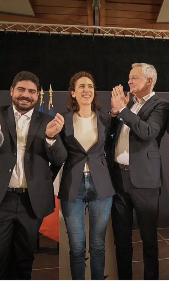 pfa753's tweet photo. Au parlement européen les macronistes, avec Valérie Hayer (au centre de la photo) présidente du groupe "Renew Europe", votent contre l'interdiction du voile intégral. https://t.co/6Y1Q5tAeoz