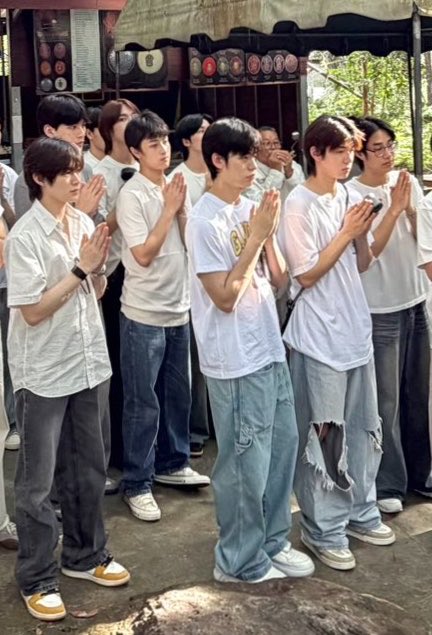 phiangporpor's tweet photo. น้องป๋อ น้องเวฟ be like https://t.co/GBEp1FRjVR