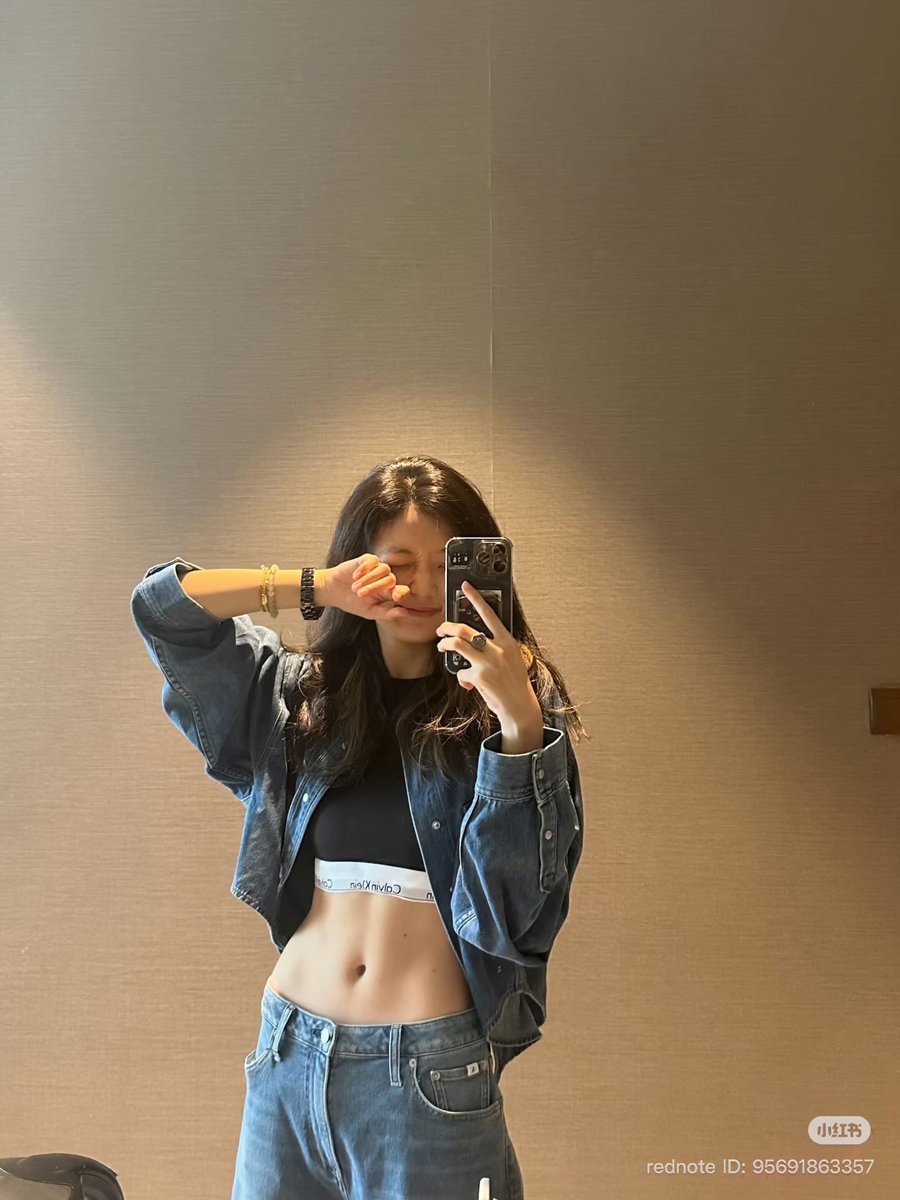 Risakimrisa's tweet photo. หุ่นในฝันของจริง และเป็นฝันที่ไม่อยากจะตื่นด้วย คือหุ่นโครตสวยย ดู healthy มากๆ นี่หลงรักยัยน้องแบบโงหัวไม่ขึ้นแล้วตอนนี้ 🫠

— #SunQian https://t.co/aYgvNF48j3