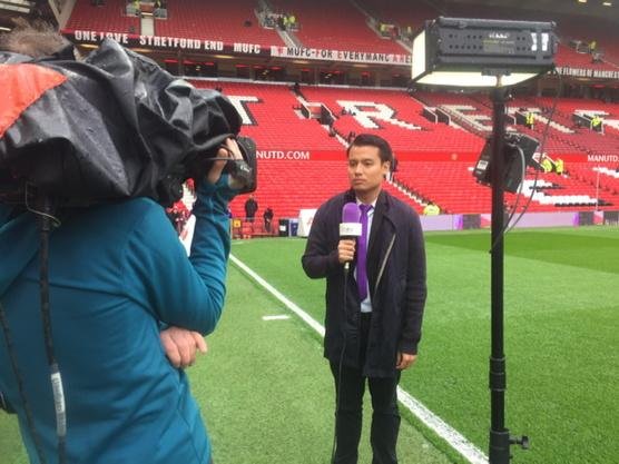 pangeransiahaan's tweet photo. Pitchside report, in front of Stretford End, 13 April 2015, before Manchester derby (we won 4-2).

PL folks told me I was the first Indonesian to do this https://t.co/zZQMYfck1J