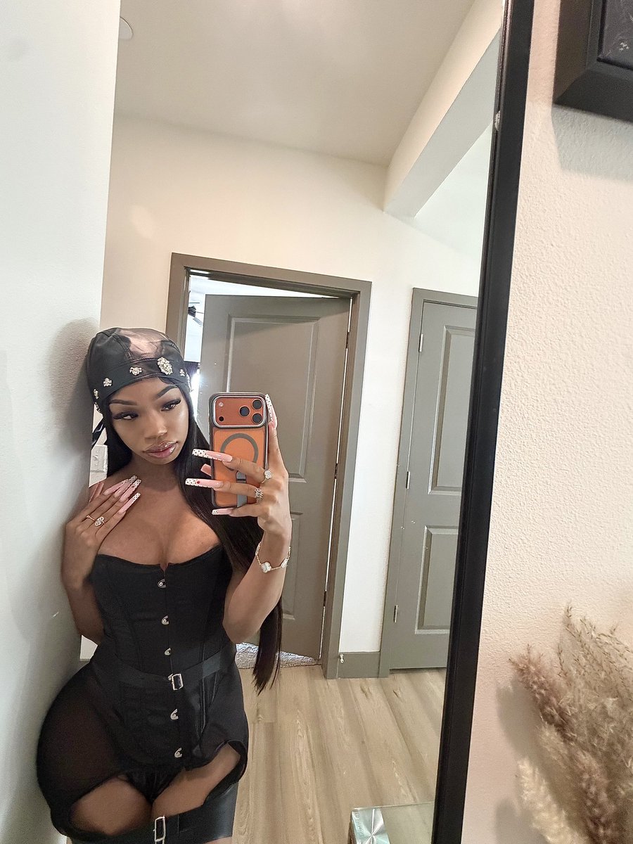 hoewkate tweet picture