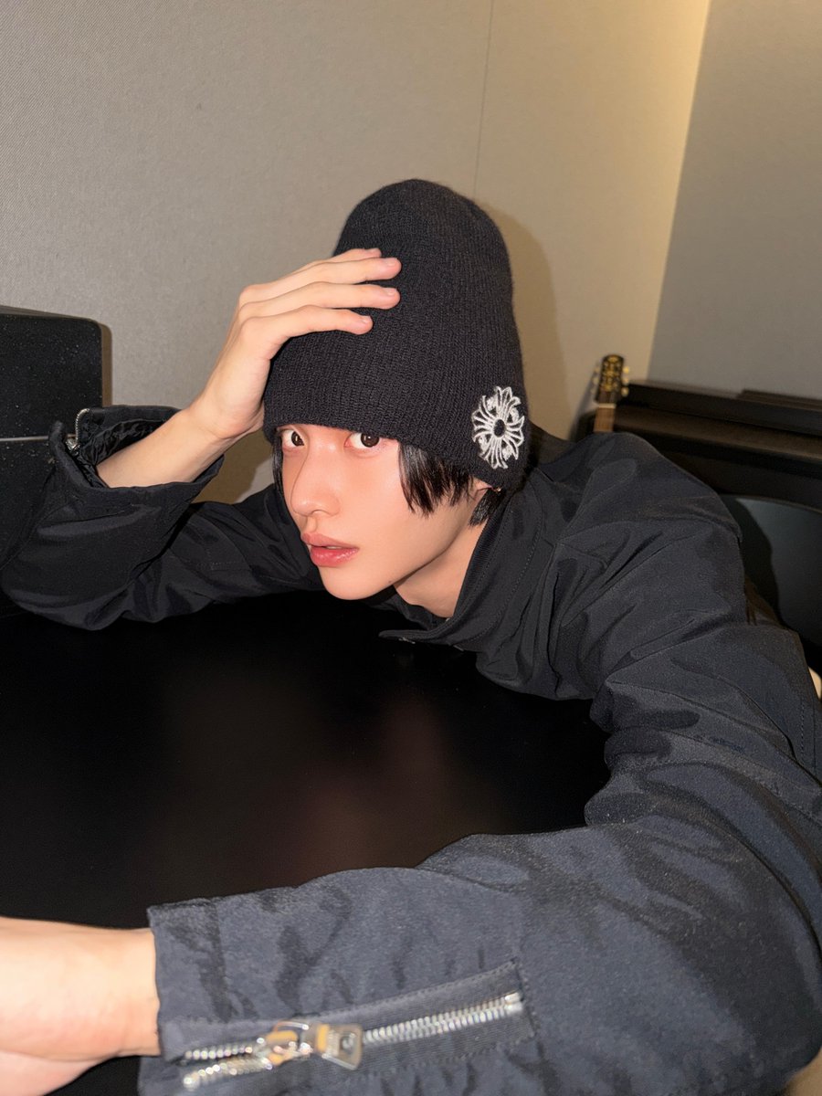 alclzz's tweet photo. 이잉 https://t.co/URFN4i1qgk