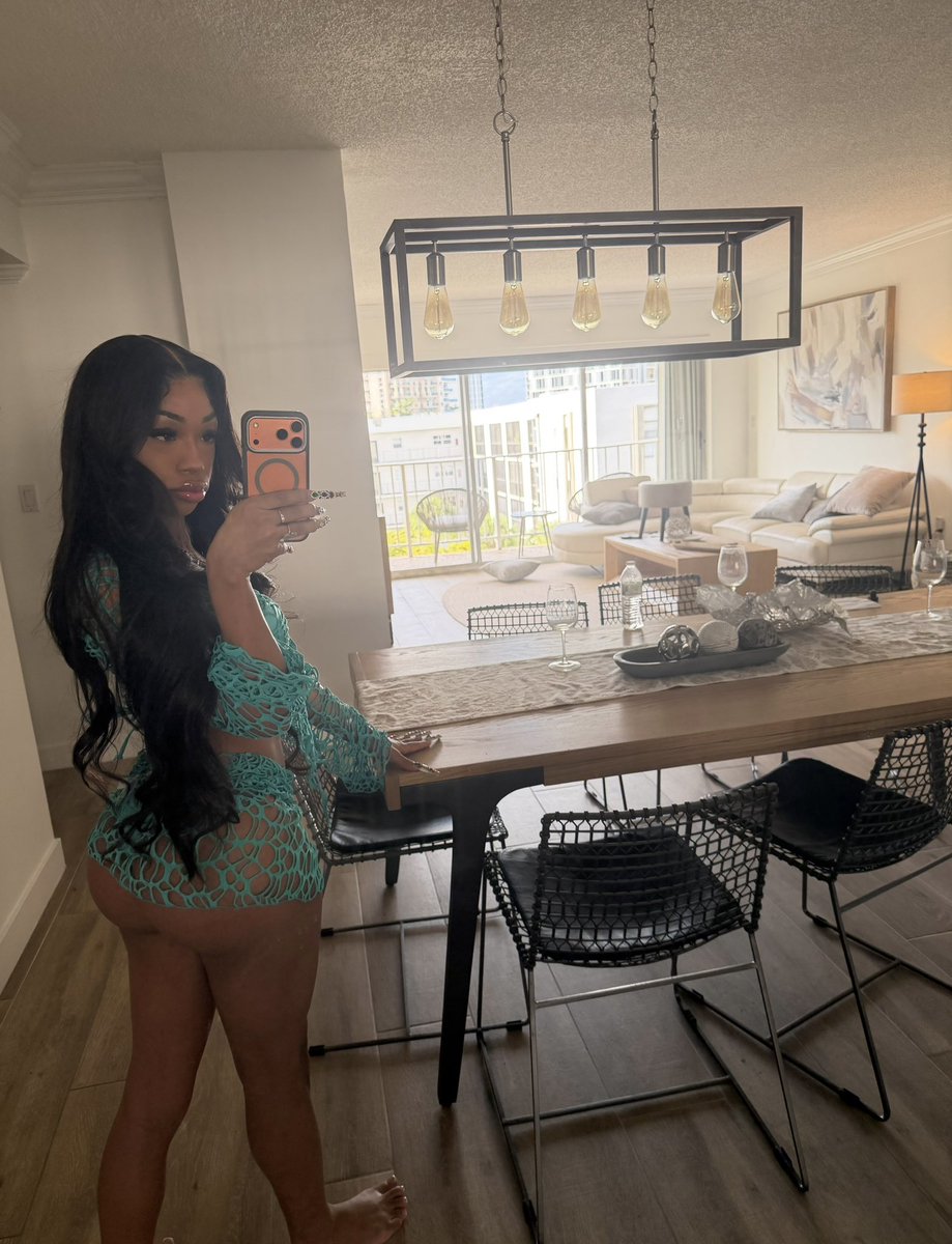 hoewkate tweet picture